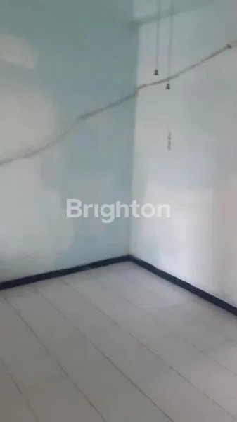 image RUMAH 2 LANTAI 4KT DI DUKUH KUPANG - CARPORT 2 MOBIL (3)