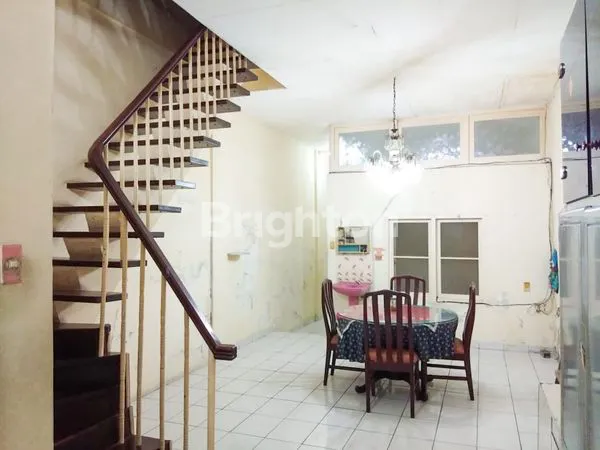 image RUKO 3,5 TINGKAT SIAP HUNI DI PUSAT INTI KOTA MEDAN - JL AIRLANGGA - MEDAN (5)