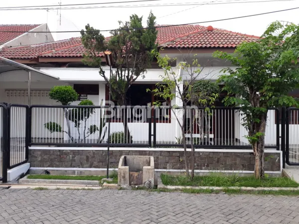 image RUMAH KOTAK 1,5 LANTAI, ROW JALAN LEBAR, ADA GUDANG LANTAI 2 (1)