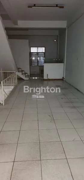image RUMAH 3 LANTAI LT 77M² BAGUS BUAT BISNIS & TEMPAT TINGGAL (1)