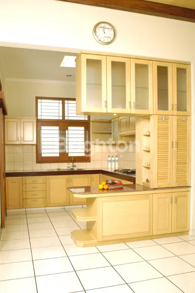 image DIJUAL RUMAH BAGUS KARYA ARSITEK DI CEMPAKA PUTIH (5)