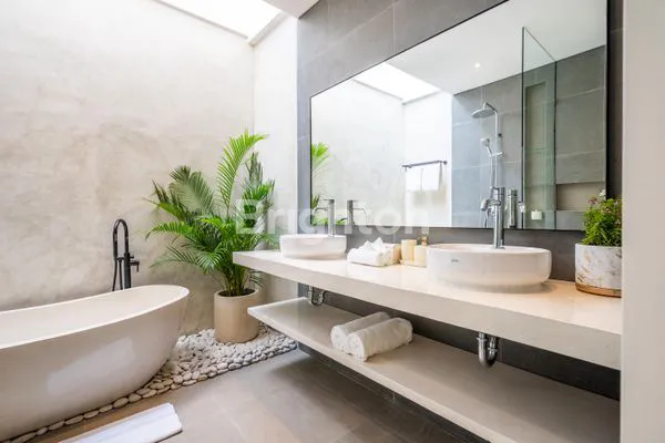 image BRAND NEW LUXURY 2BR VILLA IN PRIME KEROBOKAN NEAR CANGGU  (8)