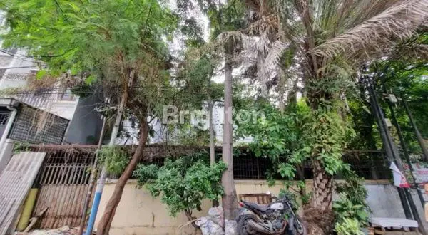 image RUMAH HITUNG TANAH 208M² PREMIUM DI JELAMBAR JAKARTA BARAT (2)