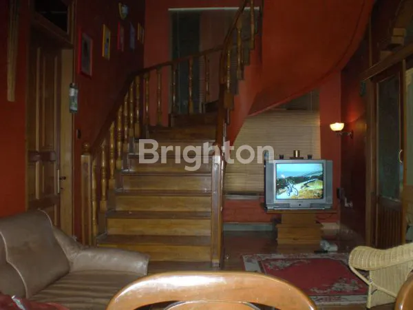 image RUMAH IDAMAN KELUARGA DI TAMAN CIBADUYUT INDAH – HOOK, LUAS, DAN SIAP HUNI DENGAN SENTUHAN KAYU JATI ELEGAN” (4)