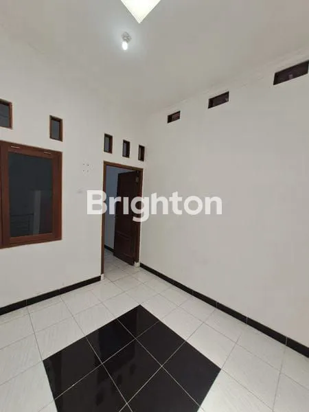 image RUMAH   2  LANTAI SIAP HUNI TANAH MAS SEMARANG UTARA (4)