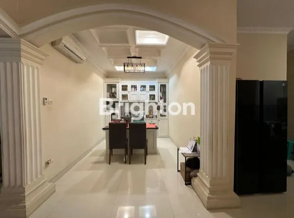 image DIJUAL RUMAH MEWAH 2 LANTAI 4KT SEMI FURNISHED DI SUMMARECON BEKASI (4)