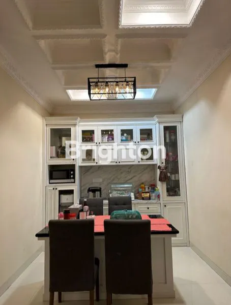 image DIJUAL RUMAH MEWAH 2 LANTAI 4KT SEMI FURNISHED DI SUMMARECON BEKASI (3)