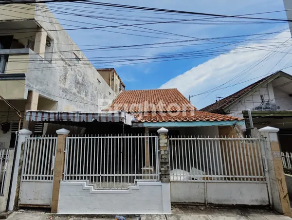 image RUMAH DI PUSAT SURABAYA (1)