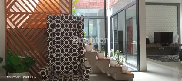 image HUNIAN NYAMAN DI KETINTANG KONDISI BAGUS TERAWAT LOKASI STRATEGIS DEKAT A YANI (8)