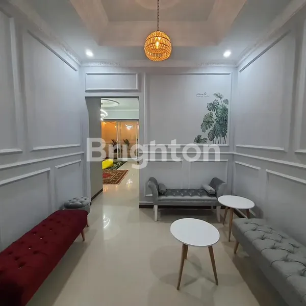 image PERUMAHAN GRAHA INDAH, GAYUNG KEBONSARI MINIMALIS 2 LANTAI, FULL FURNISHED, ROW JALAN LEBAR, DEKAT A. YANI, DEKAT MASJID AL-HIKMAH GAYUNGSARI DAN SEKOLAH DASAR AL-HIKMAH (3)