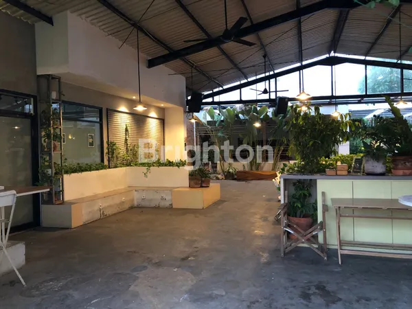 image GEDUNG DI RUNGKUT KIDUL, 4 LANTAI DAN RUANG USAHA EX RESTO, COCOK UNTUK USAHA MAKANAN, KANTOR OUTSOURCING, EKSPEDISI, ATAU USAHA APAPUN, DEKAT PABRIK, PERKANTORAN DAN TOL RUNGKUT, PARKIRAN LUAS (6)