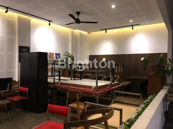 image GEDUNG DI RUNGKUT KIDUL, 4 LANTAI DAN RUANG USAHA EX RESTO, COCOK UNTUK USAHA MAKANAN, KANTOR OUTSOURCING, EKSPEDISI, ATAU USAHA APAPUN, DEKAT PABRIK, PERKANTORAN DAN TOL RUNGKUT, PARKIRAN LUAS (4)