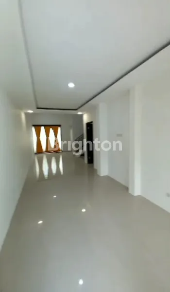 image RUMAH 2 LANTAI 3KT DI GRIYA PERMATA HIJAU KALASAN STRATEGIS (2)