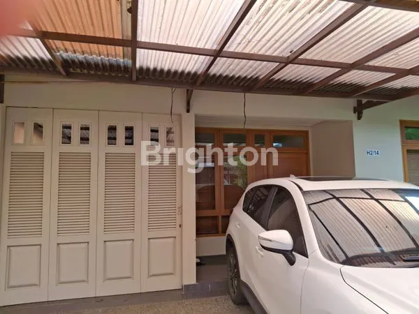image RUMAH KLASIK MODERN DEKAT KRL, BSD (1)