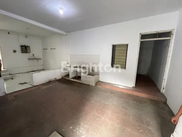 image DISEWAKAN TEMPAT USAHA DI JEMURSARI COCOK UNTUK MINIMARKET, CAFE, BANK DLL   (3)