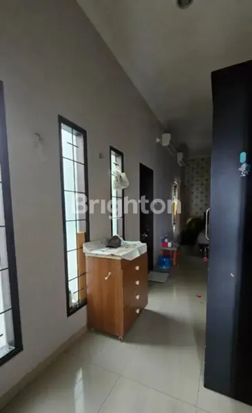 image DISEWAKAN RUMAH MINIMALIS TERAWAT SIAP PAKAI DI PAKUWON CITY (3)