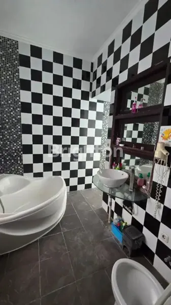 image DISEWAKAN RUMAH MINIMALIS TERAWAT SIAP PAKAI DI PAKUWON CITY (8)