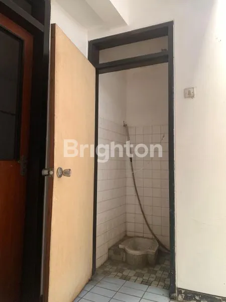 image RUMAH  1 1/2 LANTAI , ROW JALAN 1 MOBIL TANJUNG DUREN. JAKARTA BARAT (7)