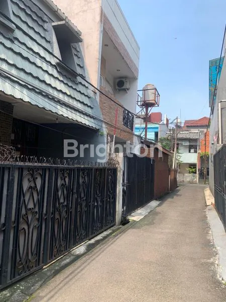 image RUMAH  1 1/2 LANTAI , ROW JALAN 1 MOBIL TANJUNG DUREN. JAKARTA BARAT (8)