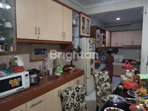 image RUMAH SIMPANG DARMO PERMAI SELATAN SURABAYA BARAT POSISI HOOK  (6)