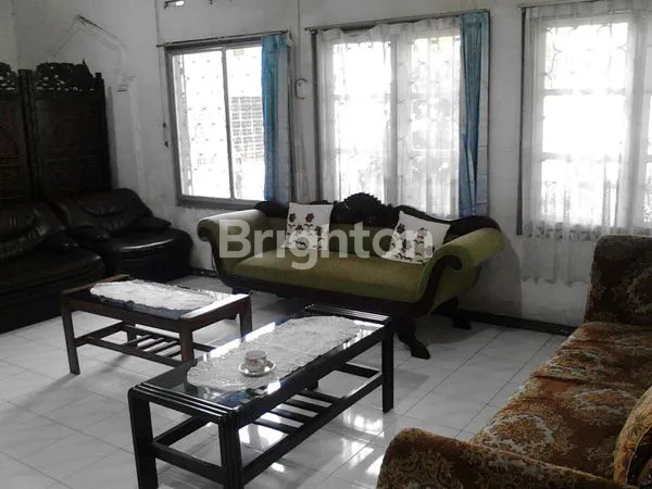 image RUMAH KUNO DESIGN KLASIK JAMAN BELANDA DI SURABAYA DEKAT RS DR SOETOMO SBY (7)