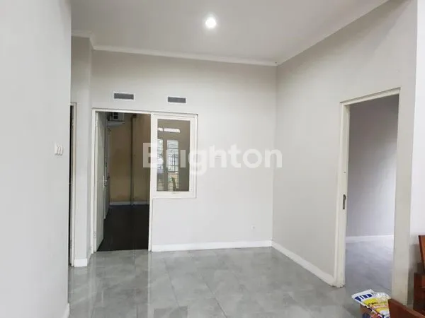 image RUMAH POJOK PREMIUM 3+1KT DI PURI SURYA JAYA, SIAP HUNI (2)