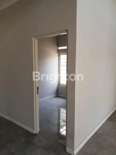 image RUMAH POJOK PREMIUM 3+1KT DI PURI SURYA JAYA, SIAP HUNI (5)