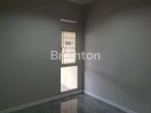 image RUMAH POJOK PREMIUM 3+1KT DI PURI SURYA JAYA, SIAP HUNI (6)