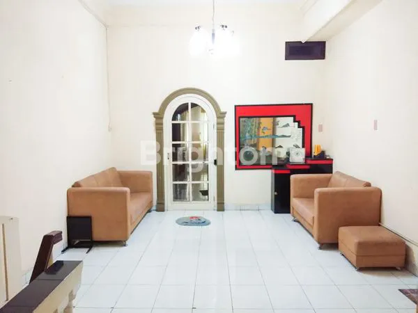 image  DI JUAL / SEWA RUKO SIAP HUNI - 3,5 TINGKAT - DI PUSAT INTI KOTA - LOKASI STRATEGIS - JL AIRLANGGA - ZAINUL ARIFIN - MEDAN (2)