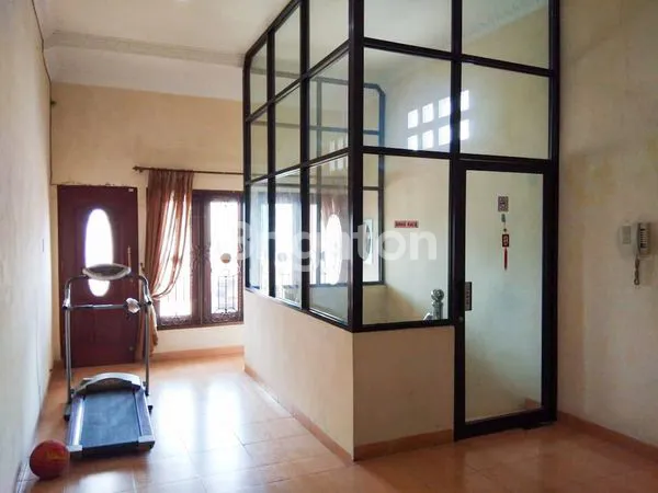 image  DI JUAL / SEWA RUKO SIAP HUNI - 3,5 TINGKAT - DI PUSAT INTI KOTA - LOKASI STRATEGIS - JL AIRLANGGA - ZAINUL ARIFIN - MEDAN (6)