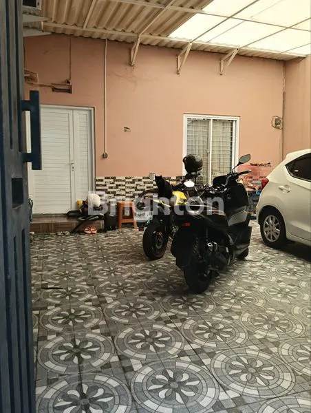 image RUMAH MEWAH 2 LANTAI LOKASI STRATEGIS DI SAYAP GARUDA - 4KT 4KM SHM (8)