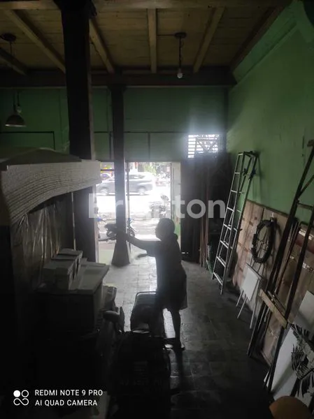 image RUMAH STRATEGIS DI JL. SLAMET RIYADI SOLO (3)