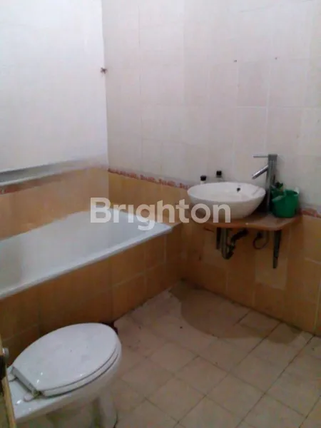 image RUMAH 1,5 LANTAI BAGUS DAN TERAWAT, SIAP HUNI DI PURI SURYA JAYA (3)