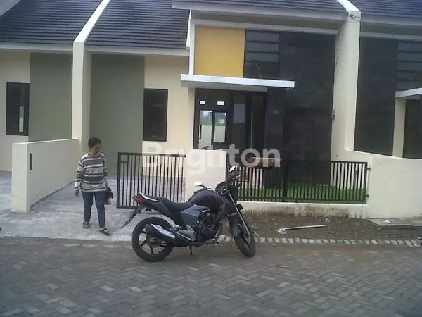 image HUNIAN ELEGAN, AMAN DAN ASRI DI PERUM BUMI PAPAN SELARAS, WONOAYU (6)