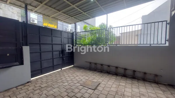 image RUMAH SIAP HUNI MINIMALIS GRAHA SUKOLILO REGENCY DEKAT ITS (3)