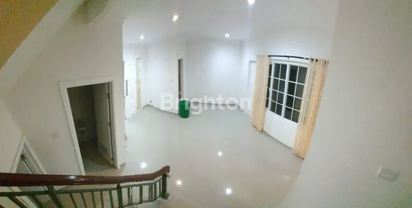 image RUMAH PARAMOUNT VILLAGE DISEWAKAN POSISI DEPAN (6)