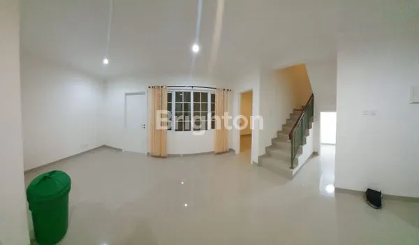 image RUMAH PARAMOUNT VILLAGE DISEWAKAN POSISI DEPAN (3)