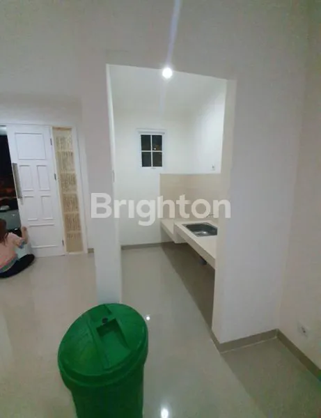 image RUMAH PARAMOUNT VILLAGE DISEWAKAN POSISI DEPAN (4)