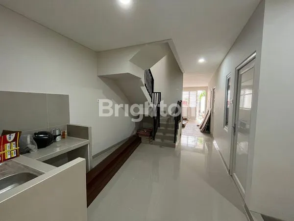 image RUMAH BARU 3 LANTAI DI TOMANG JAKBAR (6)