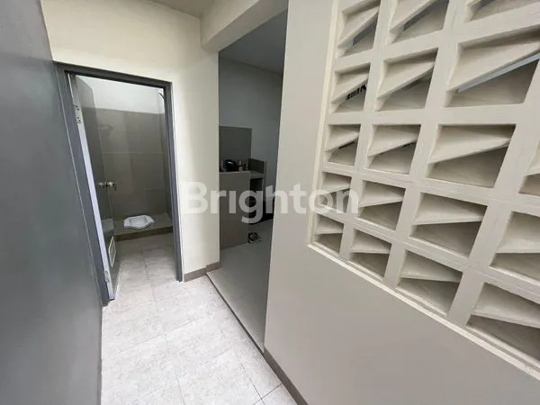 image RUMAH BARU 3 LANTAI DI TOMANG JAKBAR (8)