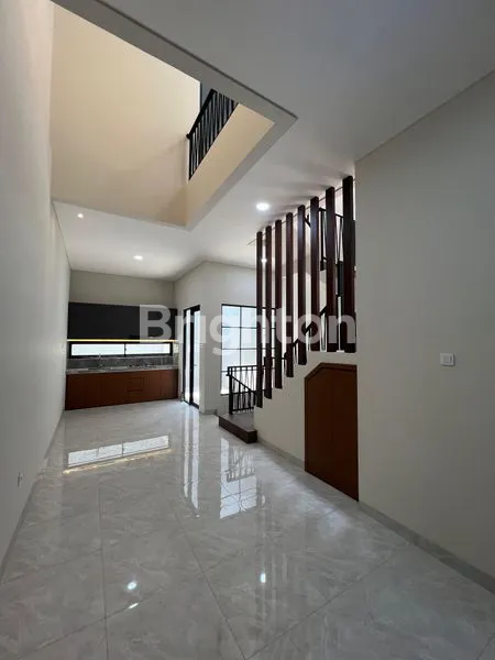 image RUMAH BARU 3 LANTAI DI TOMANG JAKBAR (5)