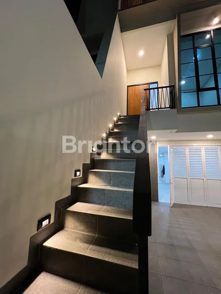 image RUMAH BARU 3 LANTAI DI TOMANG JAKBAR (1)
