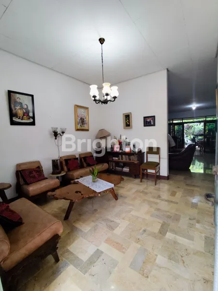 image RUMAH KLASIK LUAS 304M² DI KAWASAN PREMIUM PONDOK INDAH (2)
