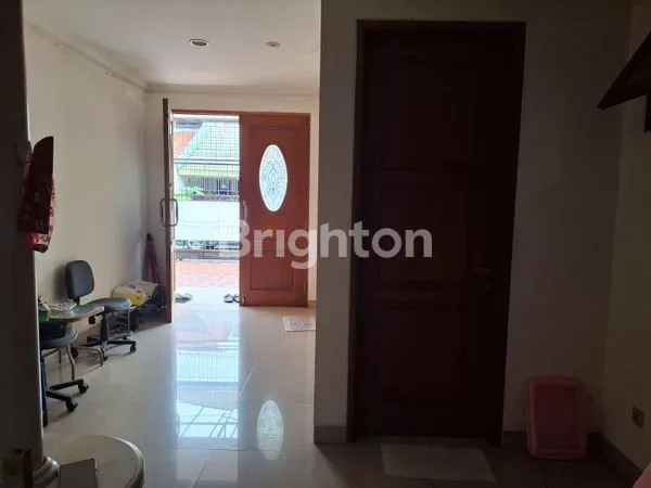 image RUMAH MEWAH 2 LANTAI DI CBD MELAWAI - PRIME LOCATION BLOK M (2)