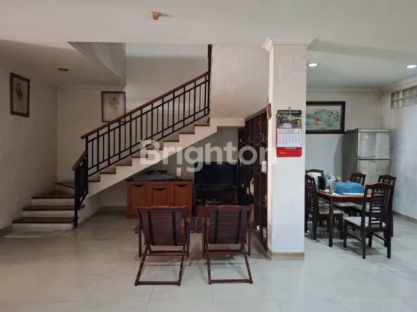 image RUMAH MEWAH 2 LANTAI DI CBD MELAWAI - PRIME LOCATION BLOK M (4)