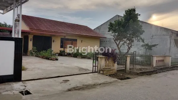 RUMAH ASRI 868M² DI KISARAN TIMUR - HALAMAN LUAS 2 AKSES JALAN
