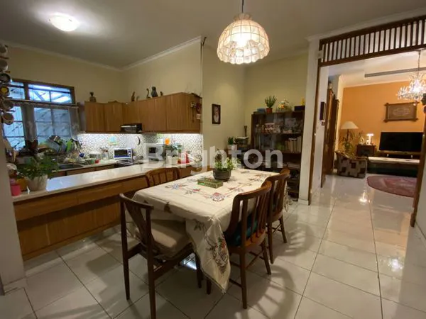 image RUMAH HOEK MEWAH 400M² VIEW TAMAN DEKAT TOL PASTEUR (3)