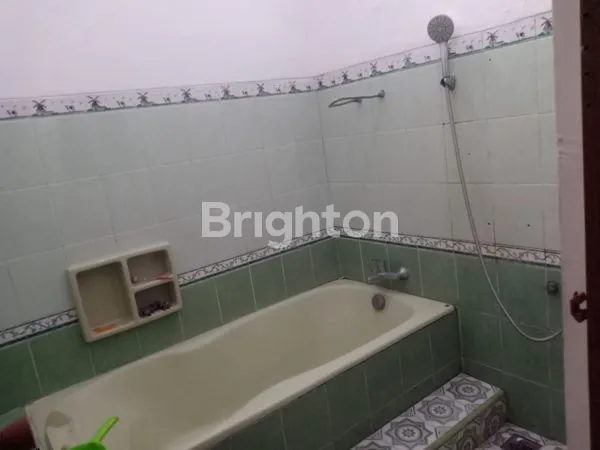 image RUMAH 2 LANTAI SIAP HUNI DI BLURU PERMAI - 4KT 3KM GARASI LUAS (4)