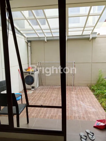 image RUMAH MEWAH 2 LANTAI SEMI FURNISHED DI ORCHARD PARK BATAM (4)