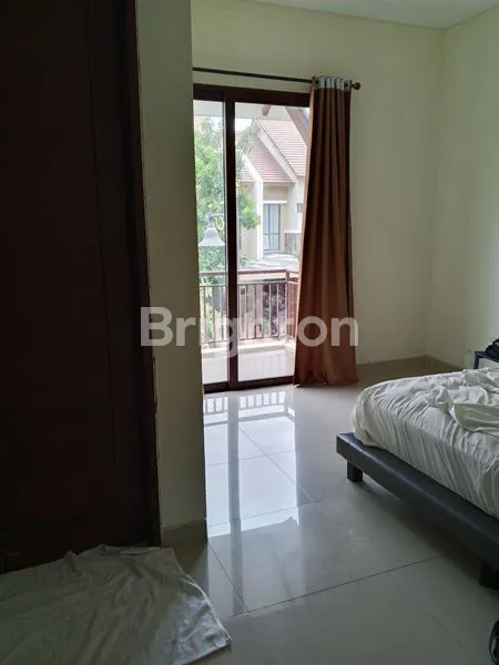 image RUMAH MEWAH 2 LANTAI SEMI FURNISHED DI ORCHARD PARK BATAM (5)